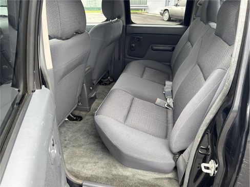 Used 2003 Nissan Frontier SVE image 13