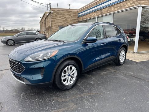 Used 2020 Ford Escape SE image 3