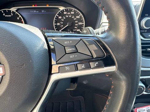 Used 2025 Nissan Altima 2.5 SR FWD image 25