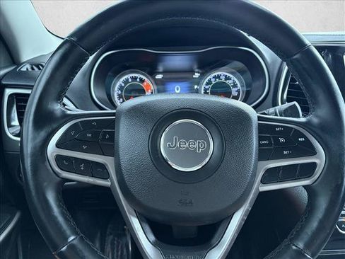 Used 2019 Jeep Compass Trailhawk AWD/4WD image 9