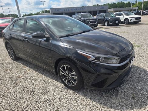 Used 2024 Kia Forte LXS FWD image 2