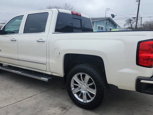 Used 2015 Chevrolet Silverado 1500 High Country w/ High Country Premium Package image 3