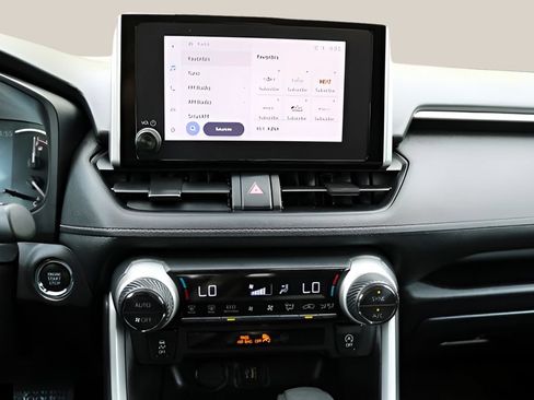 Used 2025 Toyota RAV4 XLE FWD image 24