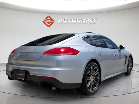 Used 2016 Porsche Panamera S RWD image 11