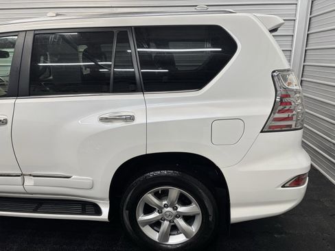 Used 2018 Lexus GX 460 image 5
