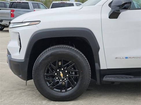New 2026 Chevrolet Silverado EV LT image 6