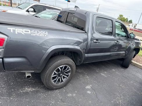 Used 2023 Toyota Tacoma TRD Sport w/ Technology Package AWD/4WD image 3