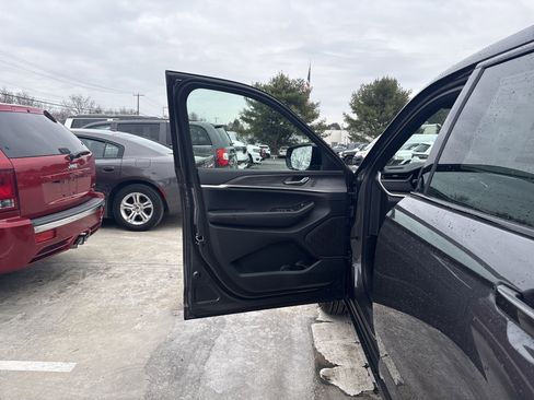 New 2025 Jeep Grand Cherokee L Limited image 16