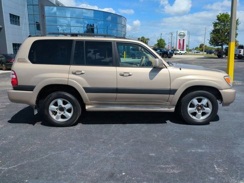 Used 2004 Toyota Land Cruiser AWD/4WD image 4