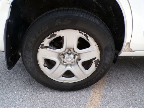 Used 2011 Toyota RAV4 2WD w/ Base L4 Extra Value Pkg image 19