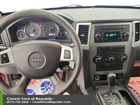 Used 2010 Jeep Grand Cherokee Laredo image 14