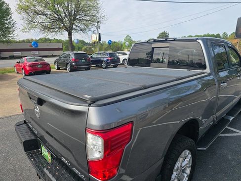 Used 2016 Nissan Titan SV image 7