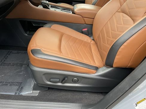 Used 2025 Nissan Pathfinder Platinum w/ Cargo Package image 8