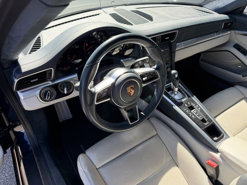 Certified 2018 Porsche 911 Carrera image 4