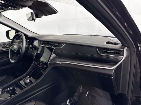 Certified 2024 Jeep Grand Cherokee L Limited w/ Luxury Tech Group II image 43