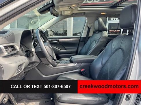 Used 2021 Toyota Highlander Platinum FWD image 9