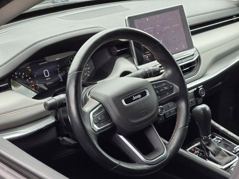 Used 2022 Jeep Compass Limited image 17