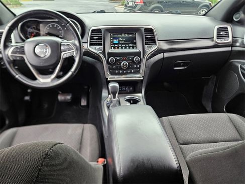 Used 2021 Jeep Grand Cherokee Laredo image 7