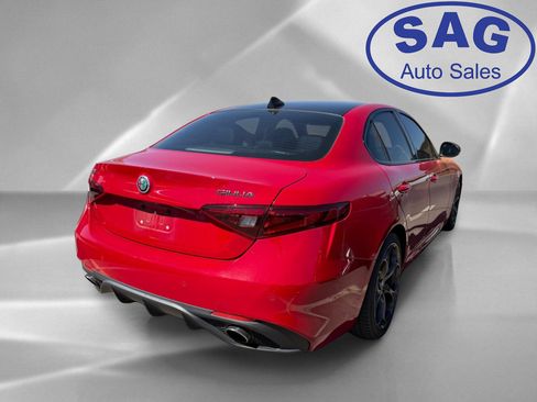 Used 2018 Alfa Romeo Giulia Ti Sport w/ Quick Order Package 22U Sport RWD image 3