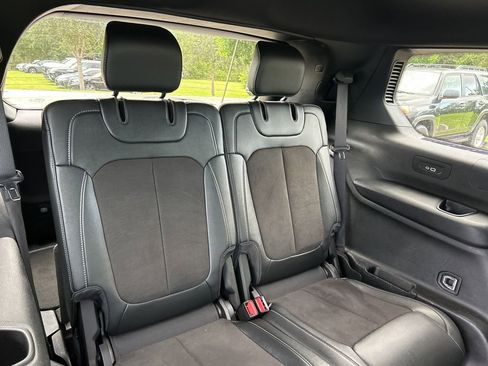 Used 2023 Jeep Grand Cherokee L Altitude image 43