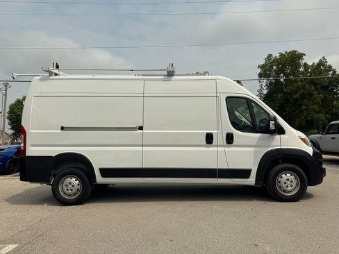 Used 2023 RAM ProMaster 3500 w/ Premium Appearance Group FWD image 4