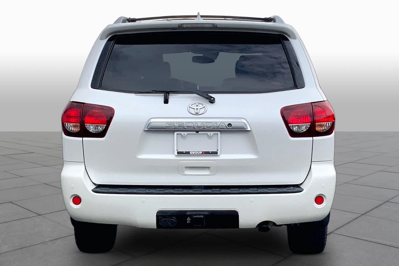 Used 2018 Toyota Sequoia Platinum AWD/4WD image 5