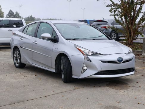 Used 2018 Toyota Prius Four image 21