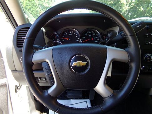 Used 2011 Chevrolet Silverado 1500 LT AWD/4WD image 29