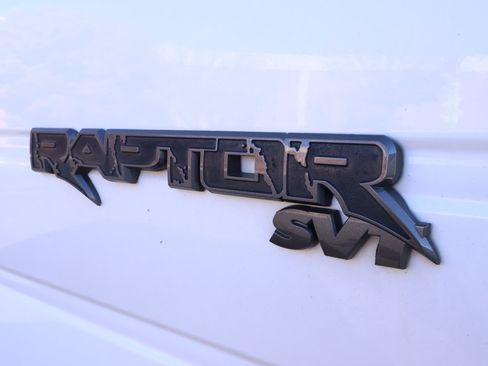Used 2010 Ford F150 Raptor image 5