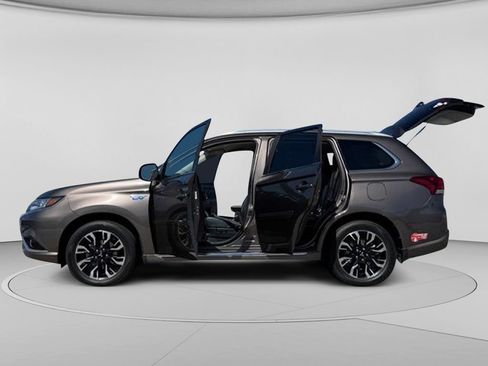 Used 2018 Mitsubishi Outlander SEL AWD/4WD image 28