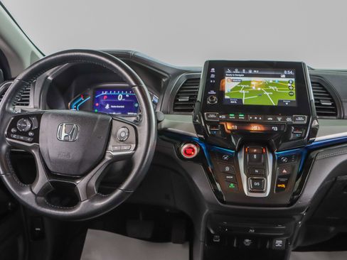 Used 2023 Honda Odyssey Touring image 17