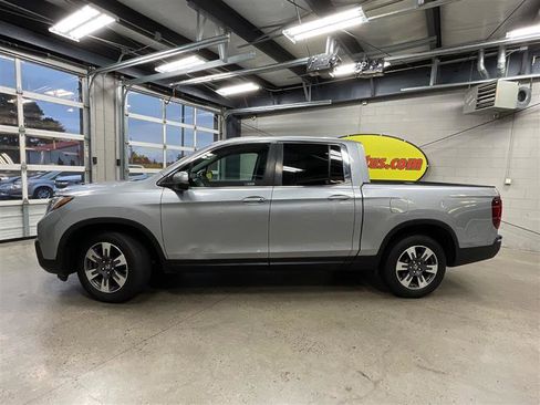 Used 2018 Honda Ridgeline RTL-T image 2