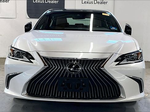 Used 2020 Lexus ES 350 w/ Luxury Package FWD image 2