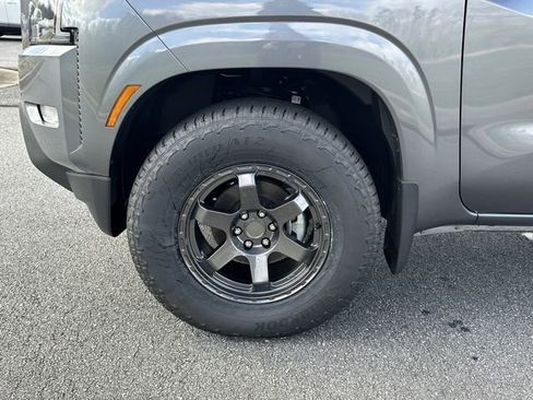 Certified 2023 Nissan Frontier SV w/ SV Convenience Package image 12