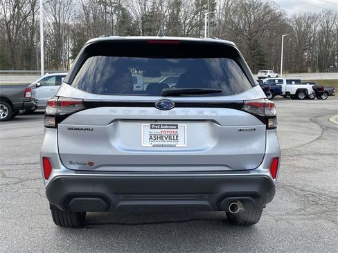 Used 2025 Subaru Forester Touring w/ Popular Package - Touring image 4