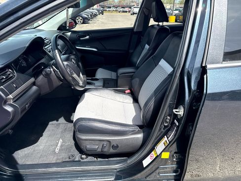 Used 2014 Toyota Camry SE image 9
