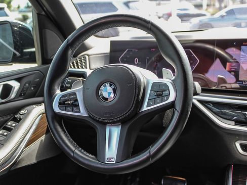 Used 2024 BMW X5 xDrive40i w/ M Sport Package AWD/4WD image 17