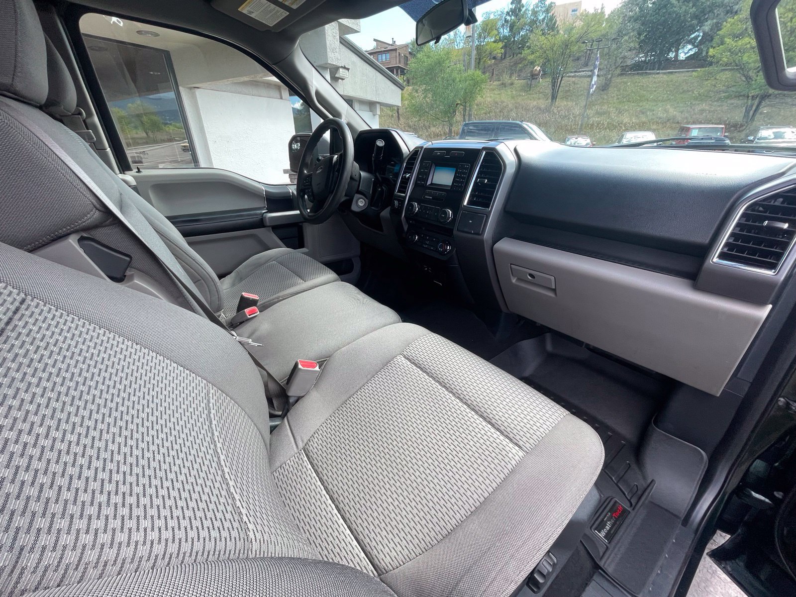 Used 2015 Ford F150 XLT AWD/4WD image 21