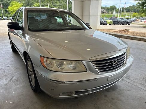 Used 2010 Hyundai Azera Limited w/ Navigation Pkg 3 FWD image 4