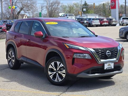 Used 2023 Nissan Rogue SV AWD/4WD image 3