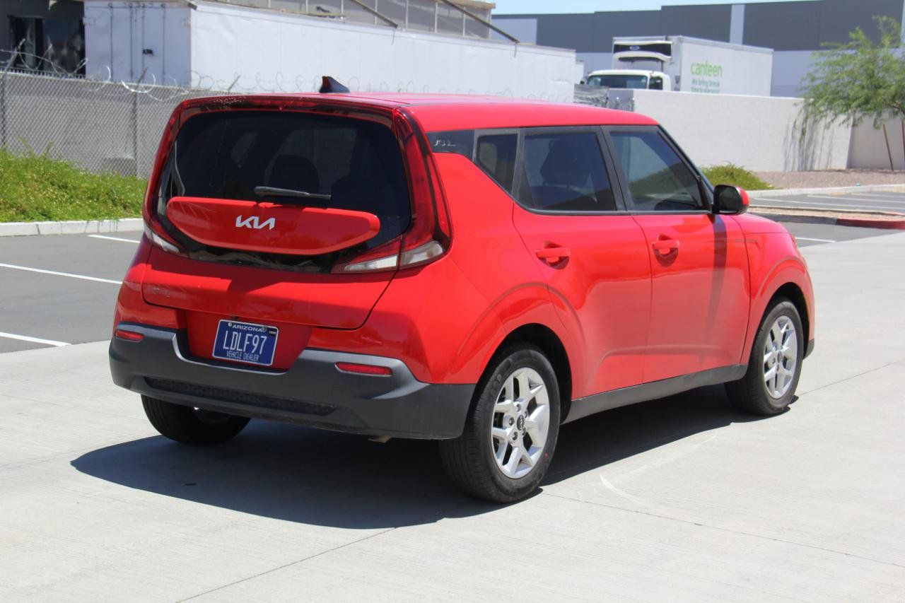 Used 2022 Kia Soul LX w/ Technology Package FWD image 5
