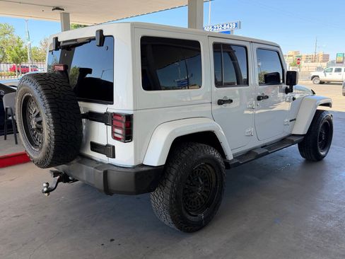 Used 2013 Jeep Wrangler Unlimited Sahara w/ Dual Top Group AWD/4WD image 5