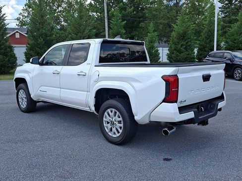 Certified 2024 Toyota Tacoma SR5 AWD/4WD image 6