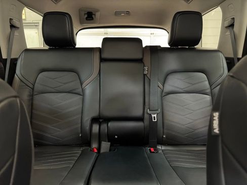 Used 2023 Nissan Pathfinder Platinum w/ Cargo Package image 14