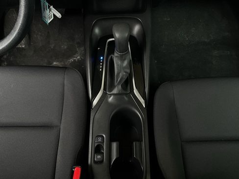 Used 2025 Toyota Corolla LE image 14