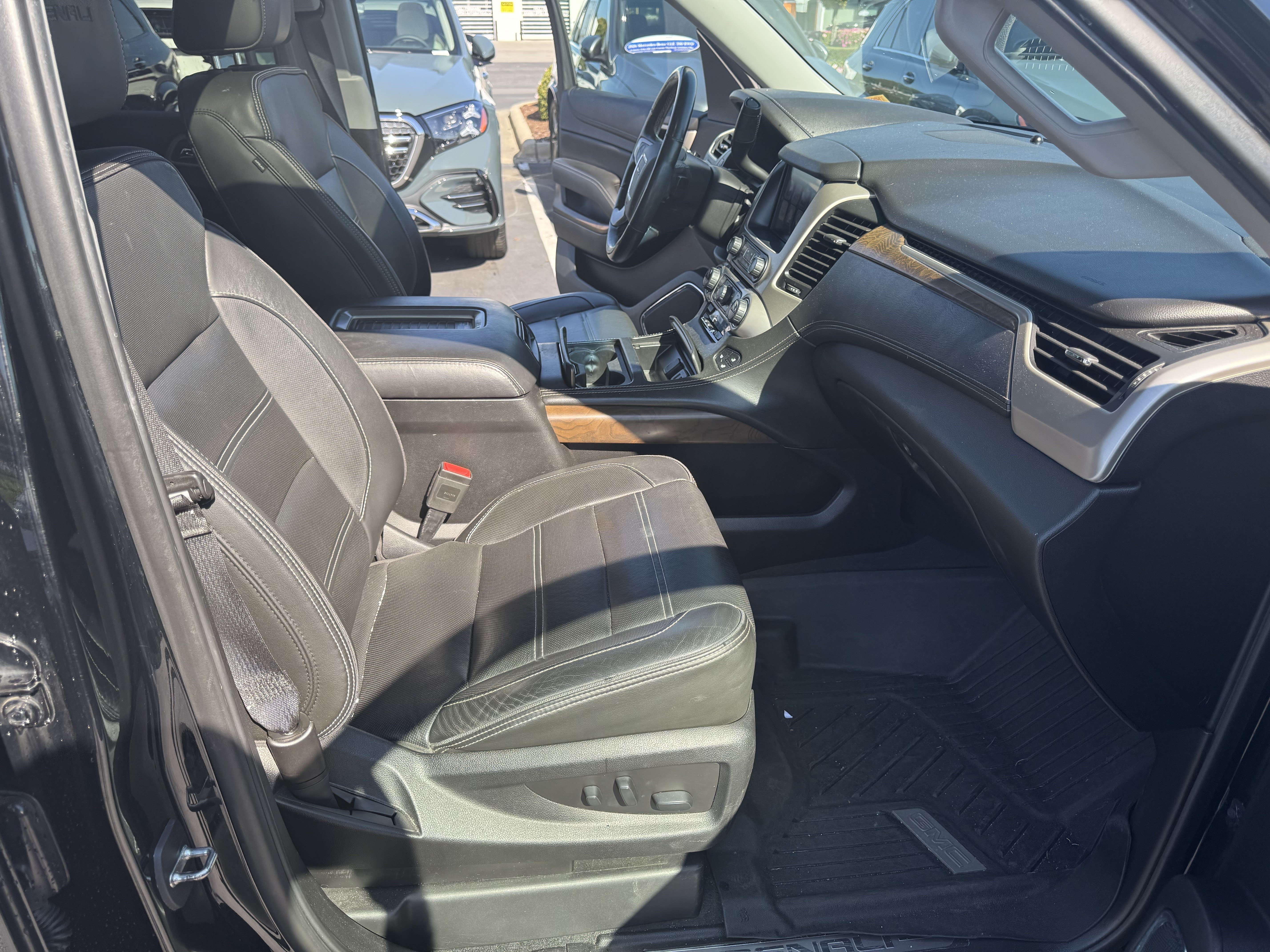 Used 2019 GMC Yukon XL Denali w/ Denali Ultimate Package RWD image 35
