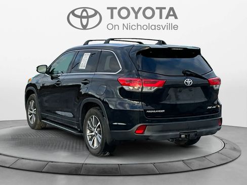 Used 2018 Toyota Highlander XLE image 4