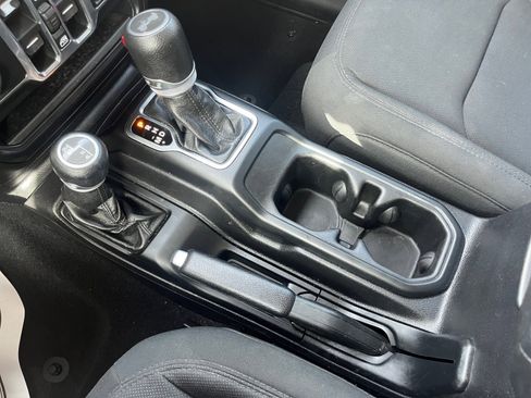 Used 2020 Jeep Wrangler Unlimited Sport S image 24