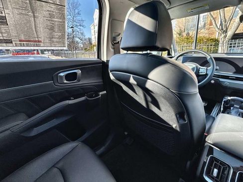 New 2025 Kia Sorento SX image 10