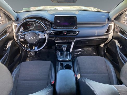 Used 2023 Kia Seltos S w/ Navigation Package image 10